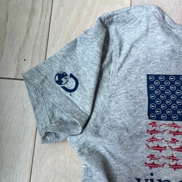 Vineyard vines shark week size small - Picture 3 of 5